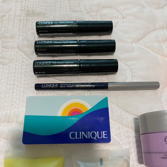 Clinique Big Bundle! - Picture 5 of 7